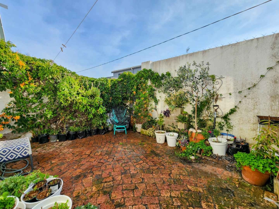 3 Bedroom Property for Sale in Woodstock Western Cape